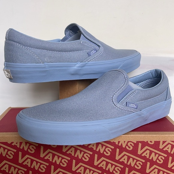 Van’s WMNS Classic Slip-On
Pastel Mono Dusty Blue
VN000CT5DSB
Sneakers - Picture 11 of 16